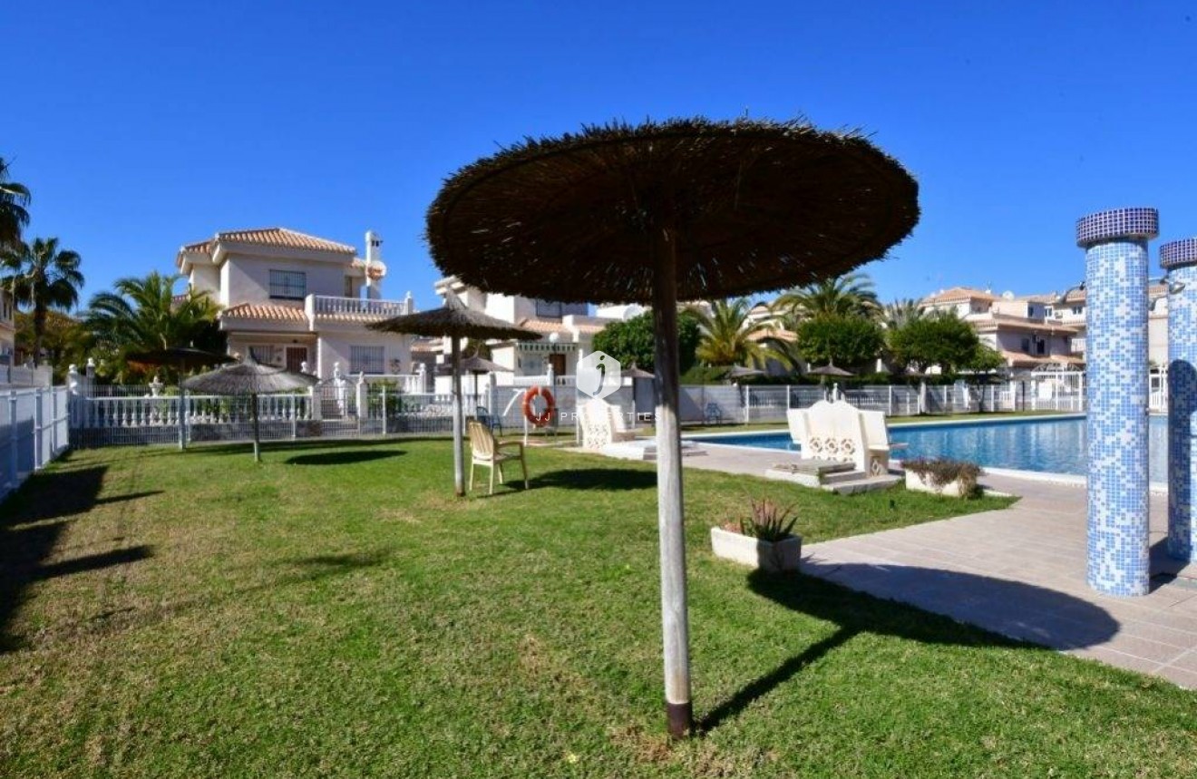 D'occasion - Bungalow -
Orihuela Costa - La Zenia