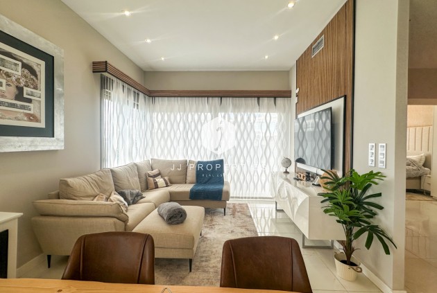 Resale - Villa -
Orihuela Costa - Costa Blanca