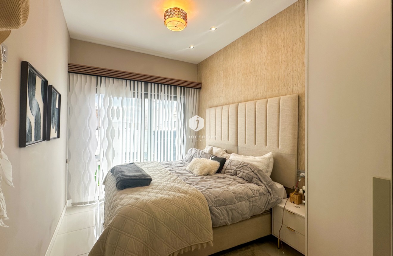 Resale - Villa -
Orihuela Costa - Costa Blanca