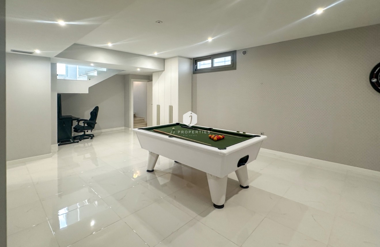 Resale - Villa -
Orihuela Costa - Costa Blanca