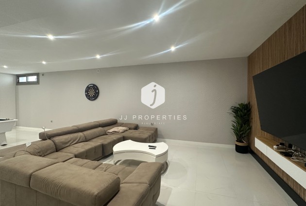 Resale - Villa -
Orihuela Costa - Costa Blanca