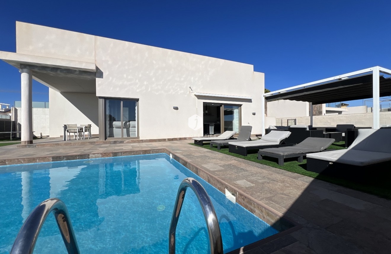Resale - Villa -
Orihuela Costa - Costa Blanca