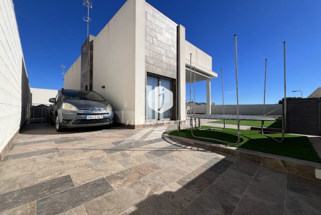 Resale - Villa -
Orihuela Costa - Costa Blanca