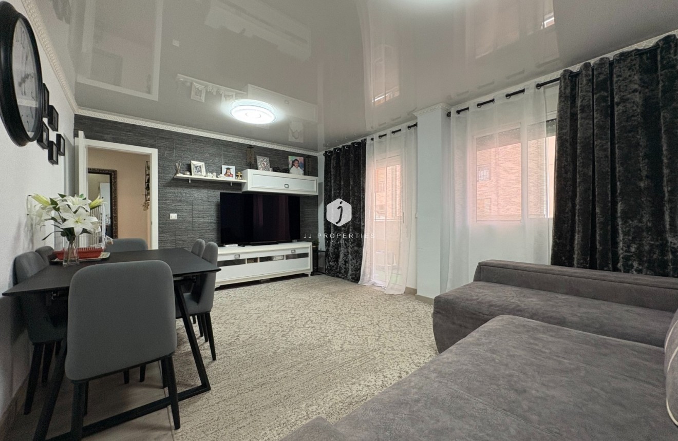 D'occasion - Appartement -
Torrevieja - Costa Blanca