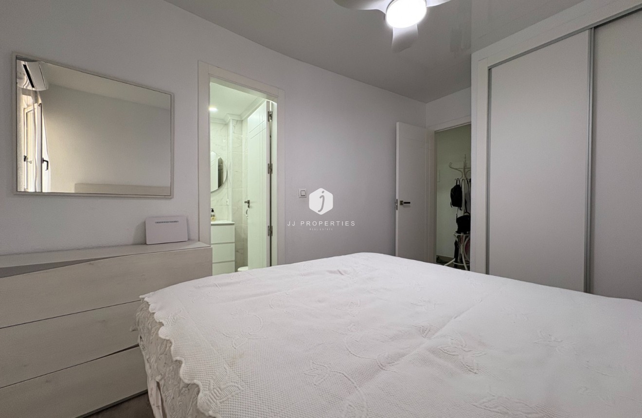 D'occasion - Appartement -
Torrevieja - Costa Blanca