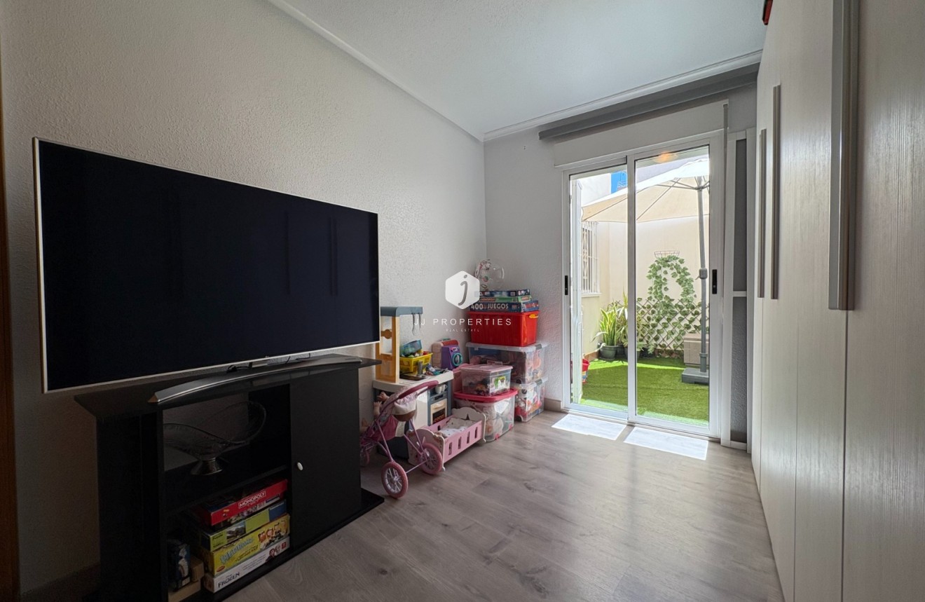 D'occasion - Appartement -
Torrevieja - Costa Blanca