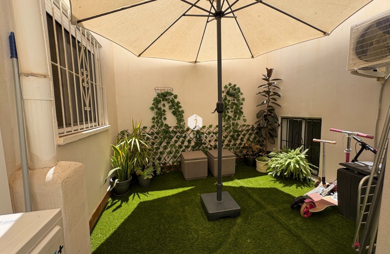D'occasion - Appartement -
Torrevieja - Costa Blanca