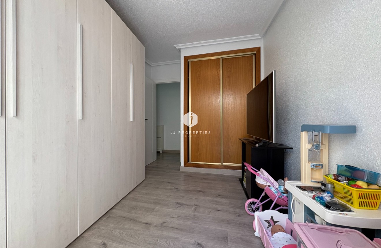 D'occasion - Appartement -
Torrevieja - Costa Blanca