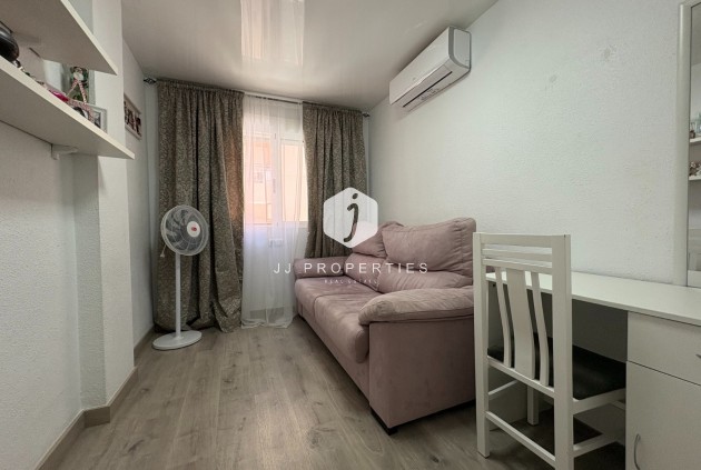 D'occasion - Appartement -
Torrevieja - Costa Blanca