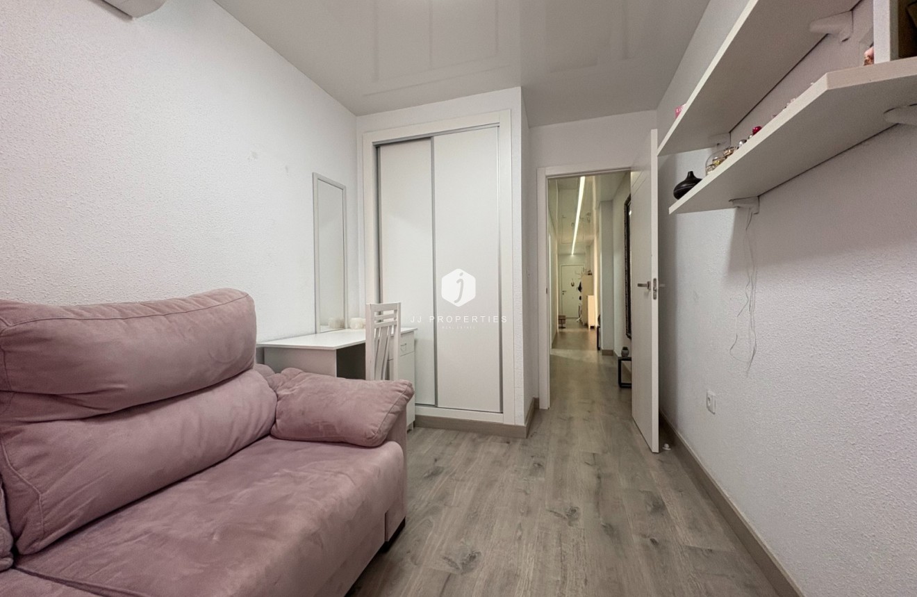 D'occasion - Appartement -
Torrevieja - Costa Blanca