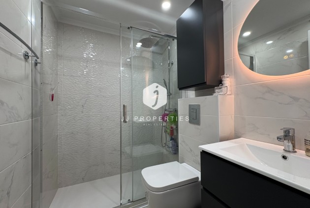 D'occasion - Appartement -
Torrevieja - Costa Blanca
