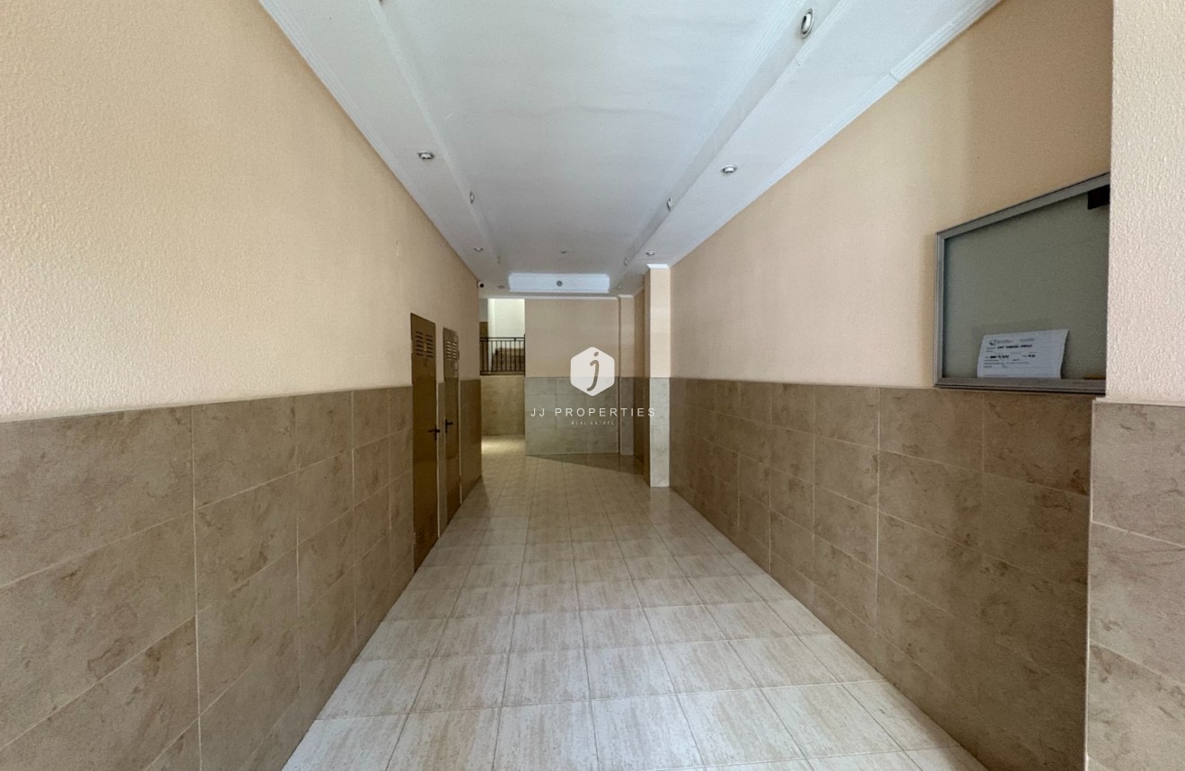 D'occasion - Appartement -
Torrevieja - Costa Blanca