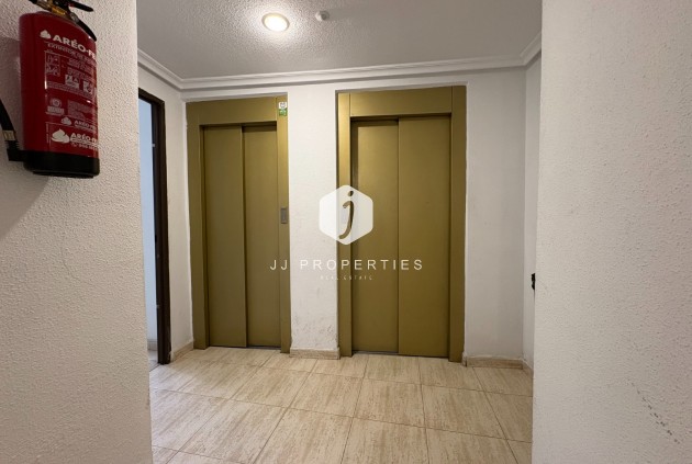 D'occasion - Appartement -
Torrevieja - Costa Blanca