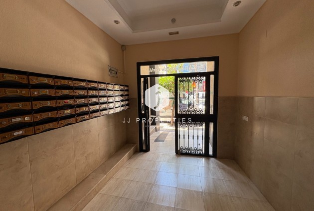 D'occasion - Appartement -
Torrevieja - Costa Blanca