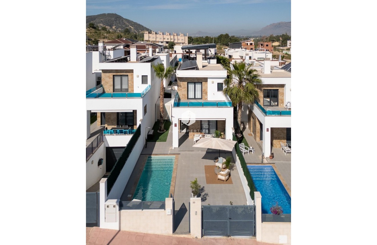 Resale - Villa -
Bigastro - D6
