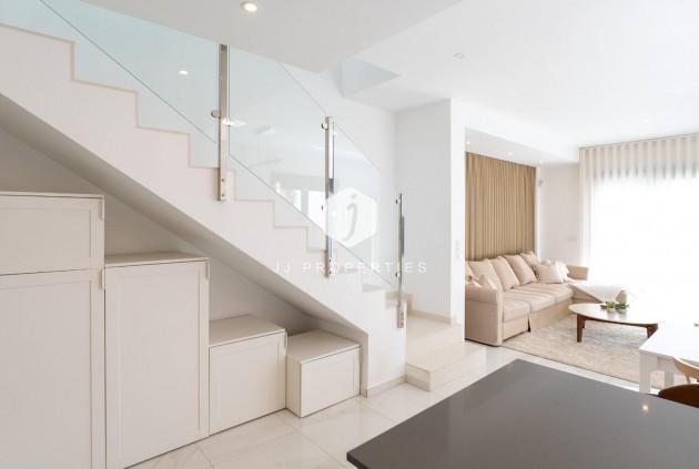 Resale - Villa -
Bigastro - D6
