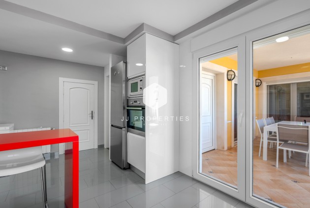 Resale - Villa -
Ciudad De Las Comunicaciones - Costa Blanca