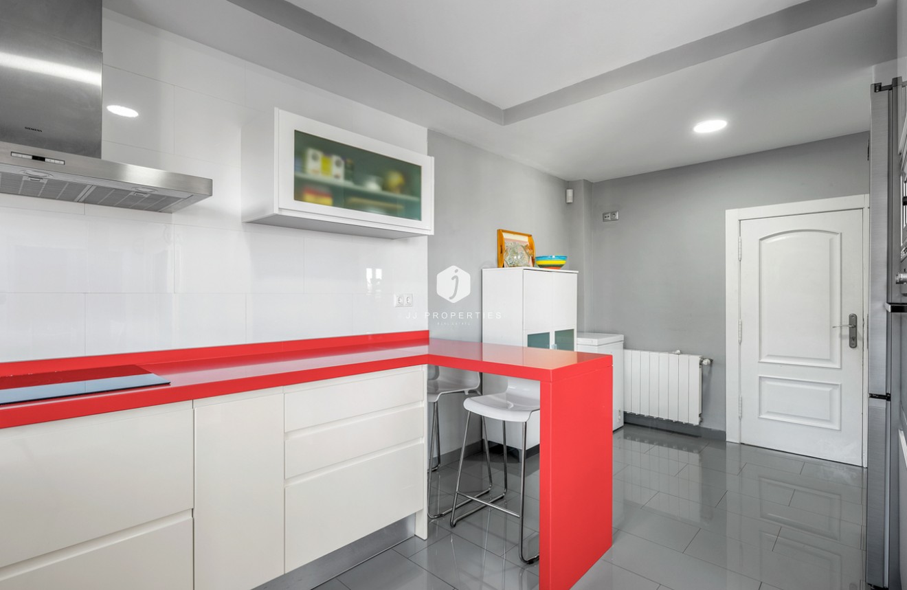 Resale - Villa -
Ciudad De Las Comunicaciones - Costa Blanca