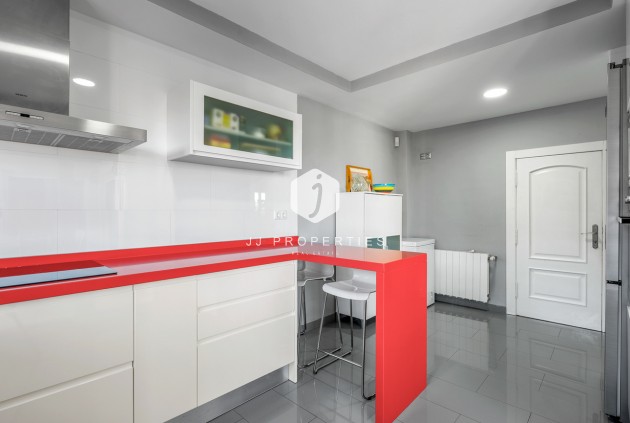 Resale - Villa -
Ciudad De Las Comunicaciones - Costa Blanca