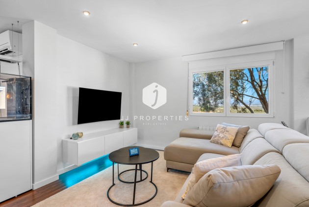 Resale - Villa -
Ciudad De Las Comunicaciones - Costa Blanca