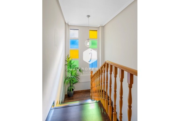 Resale - Villa -
Ciudad De Las Comunicaciones - Costa Blanca
