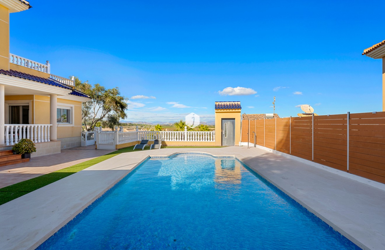 Resale - Villa -
Ciudad De Las Comunicaciones - Costa Blanca