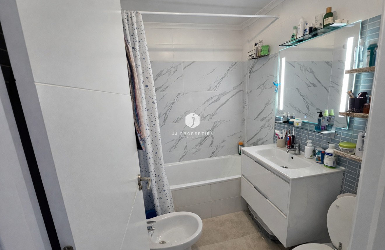 Aus zweiter Hand - Wohnung -
Lomas de Caboroig - Costa Blanca
