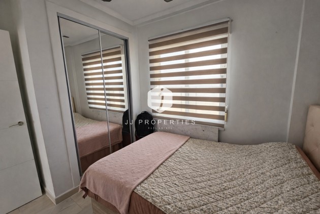 Aus zweiter Hand - Wohnung -
Lomas de Caboroig - Costa Blanca