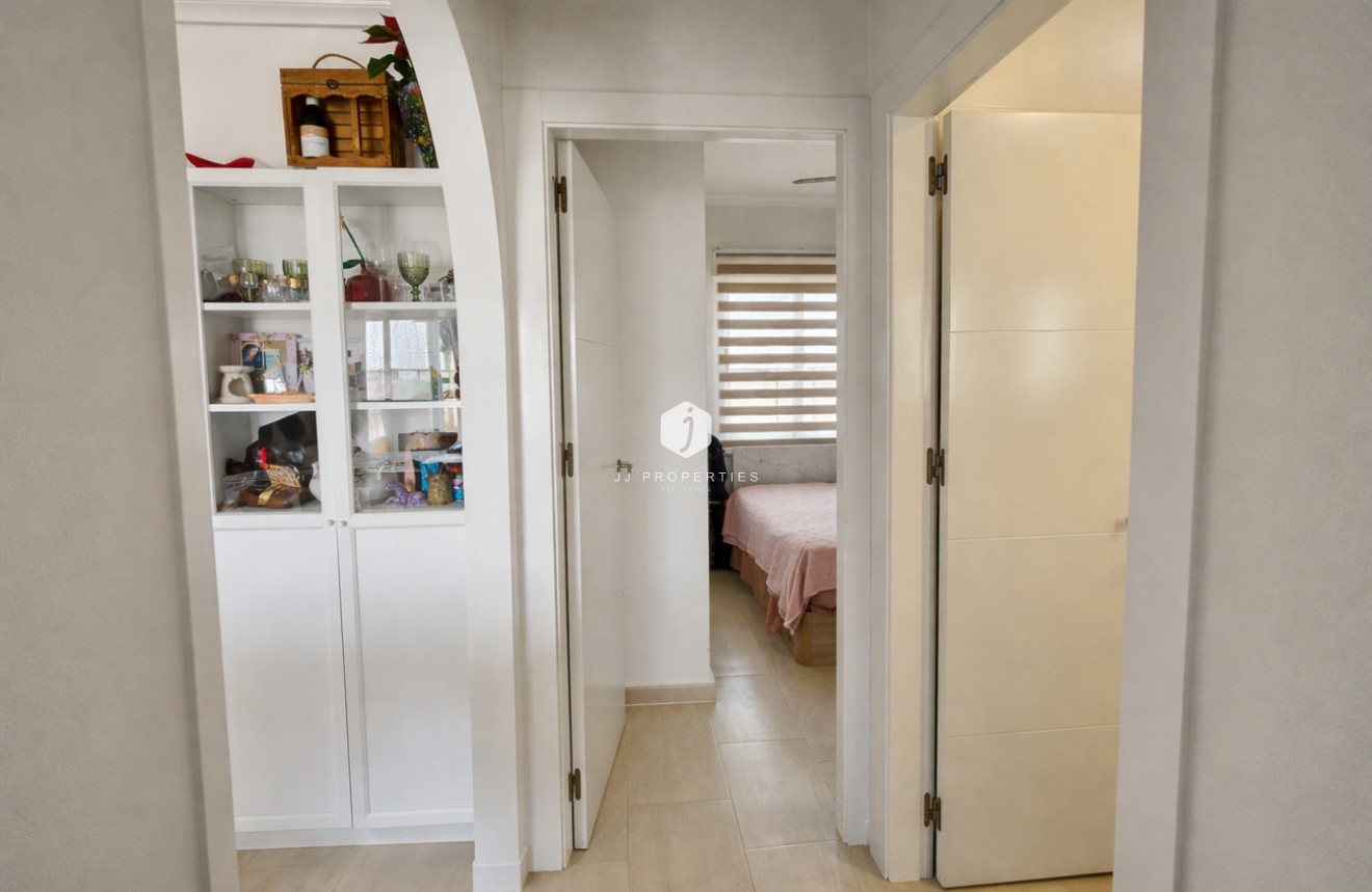 Aus zweiter Hand - Wohnung -
Lomas de Caboroig - Costa Blanca
