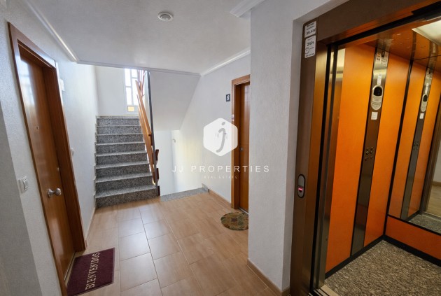 Aus zweiter Hand - Wohnung -
Lomas de Caboroig - Costa Blanca