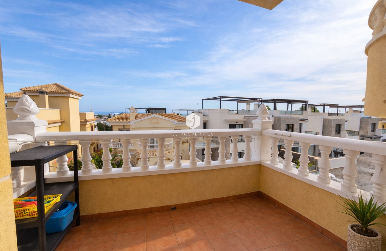Aus zweiter Hand - Wohnung -
Lomas de Caboroig - Costa Blanca