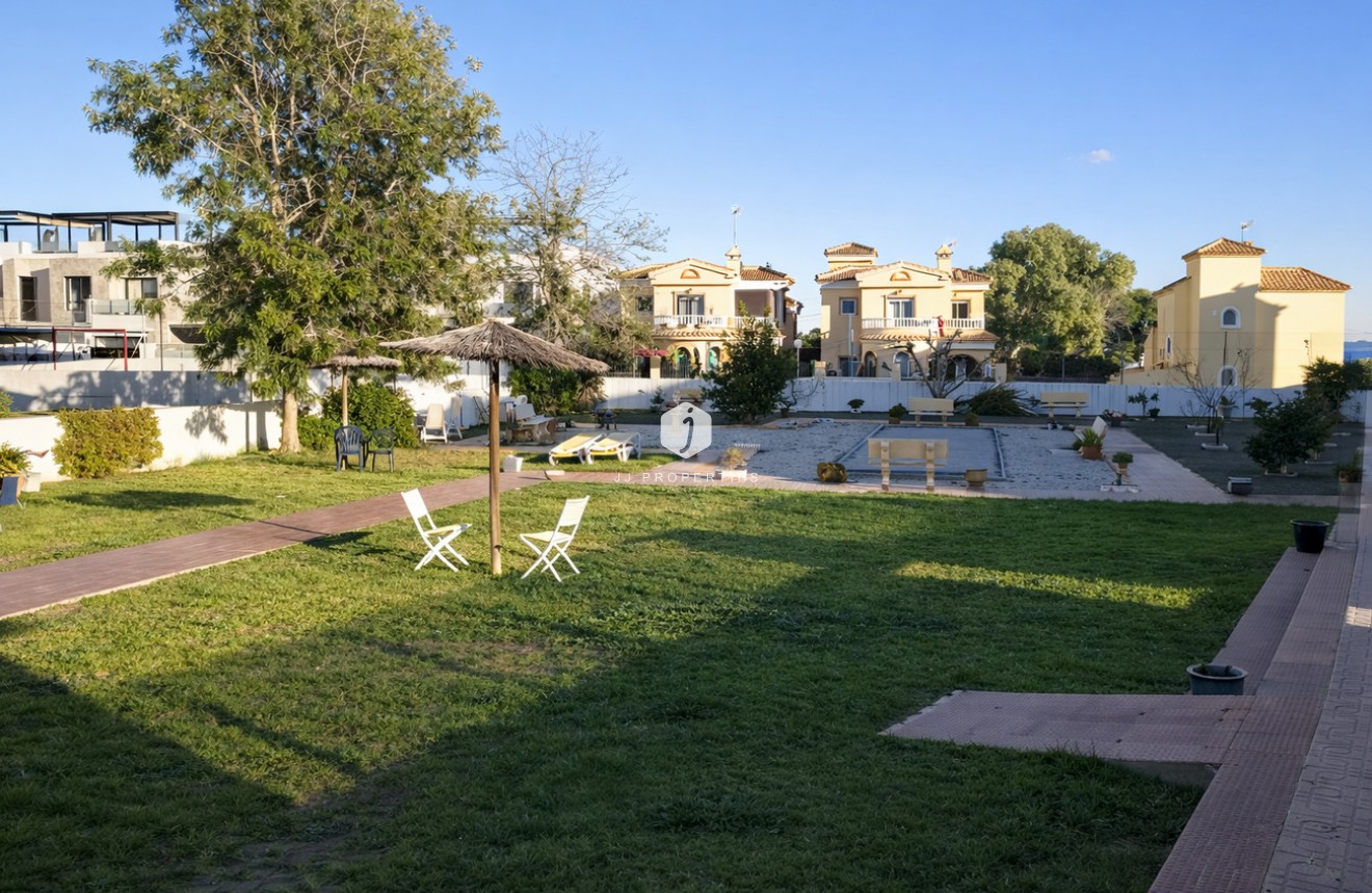 Aus zweiter Hand - Wohnung -
Lomas de Caboroig - Costa Blanca