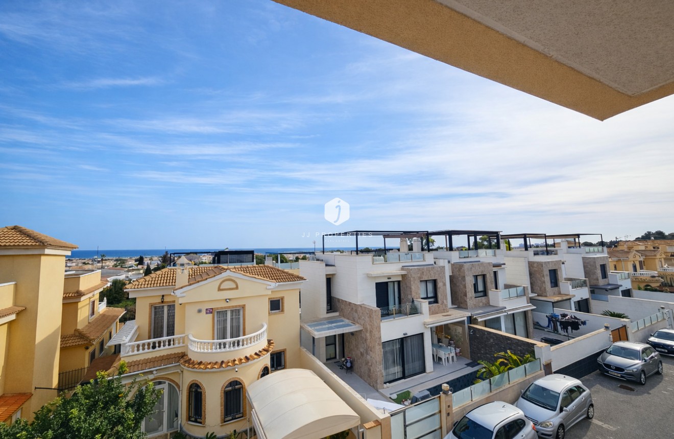 Aus zweiter Hand - Wohnung -
Lomas de Caboroig - Costa Blanca