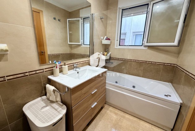 Resale - Apartment / flat -
Dolores - Costa Blanca