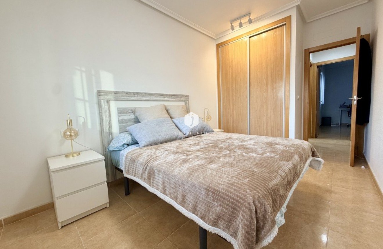 Resale - Apartment / flat -
Dolores - Costa Blanca