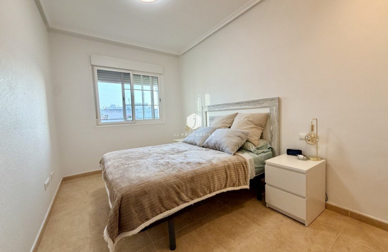 Resale - Apartment / flat -
Dolores - Costa Blanca
