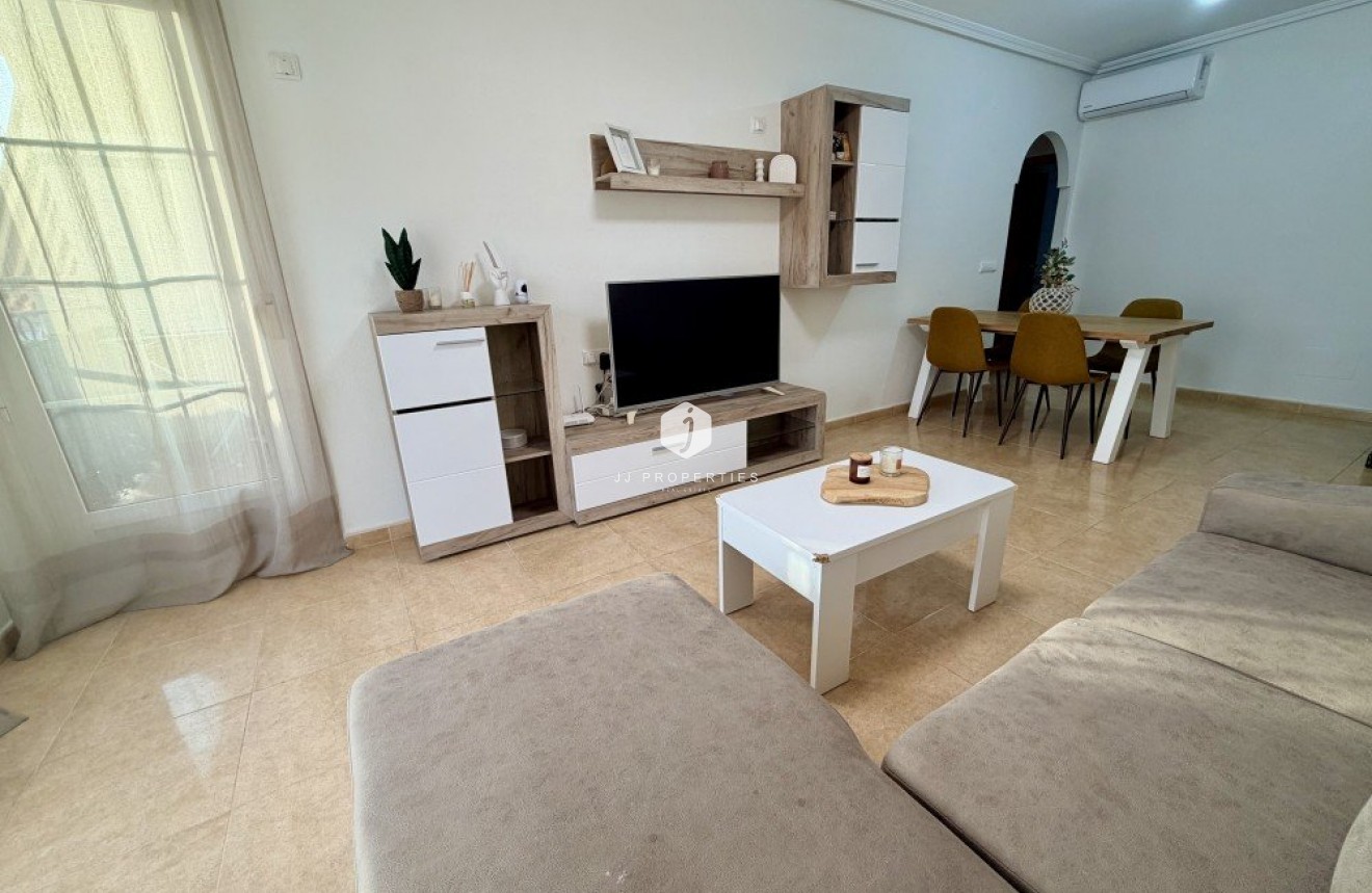 Resale - Apartment / flat -
Dolores - Costa Blanca