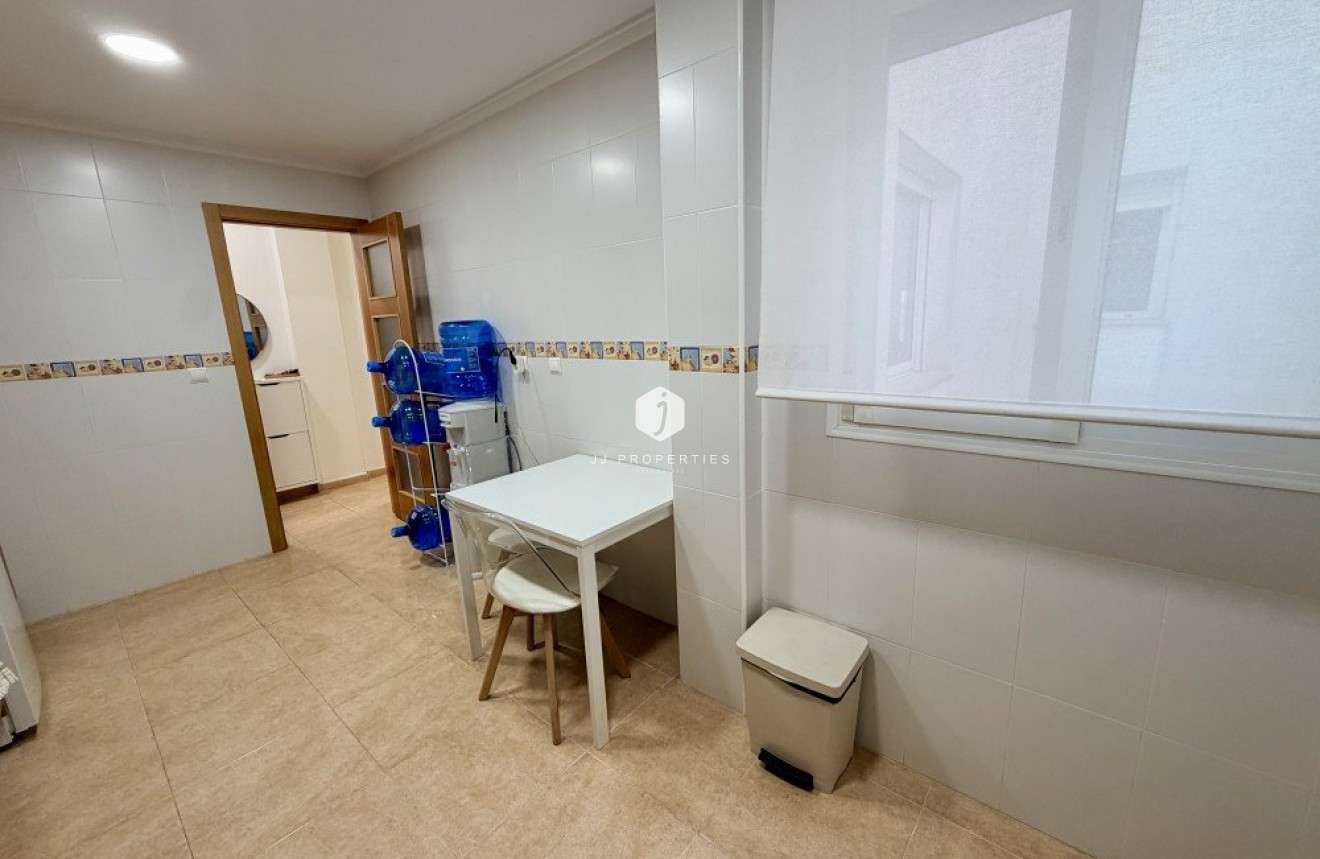 Resale - Apartment / flat -
Dolores - Costa Blanca