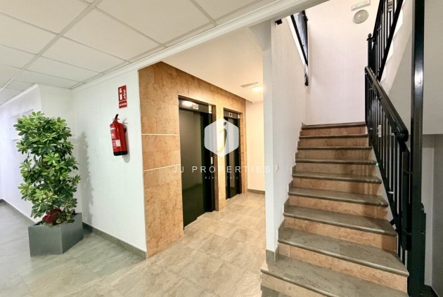Resale - Apartment / flat -
Dolores - Costa Blanca