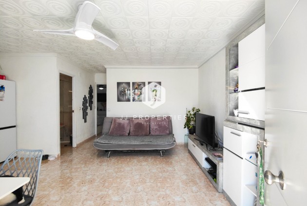 Resale - Chalet -
Torrevieja - Costa Blanca