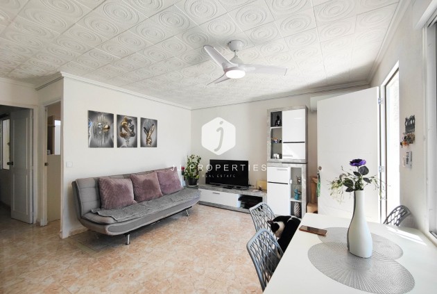 Resale - Chalet -
Torrevieja - Costa Blanca