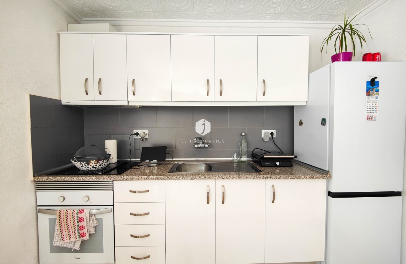 Resale - Chalet -
Torrevieja - Costa Blanca