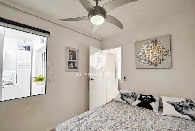 Resale - Chalet -
Torrevieja - Costa Blanca