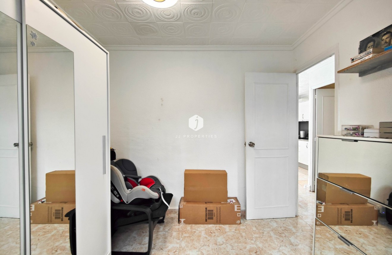 Resale - Chalet -
Torrevieja - Costa Blanca