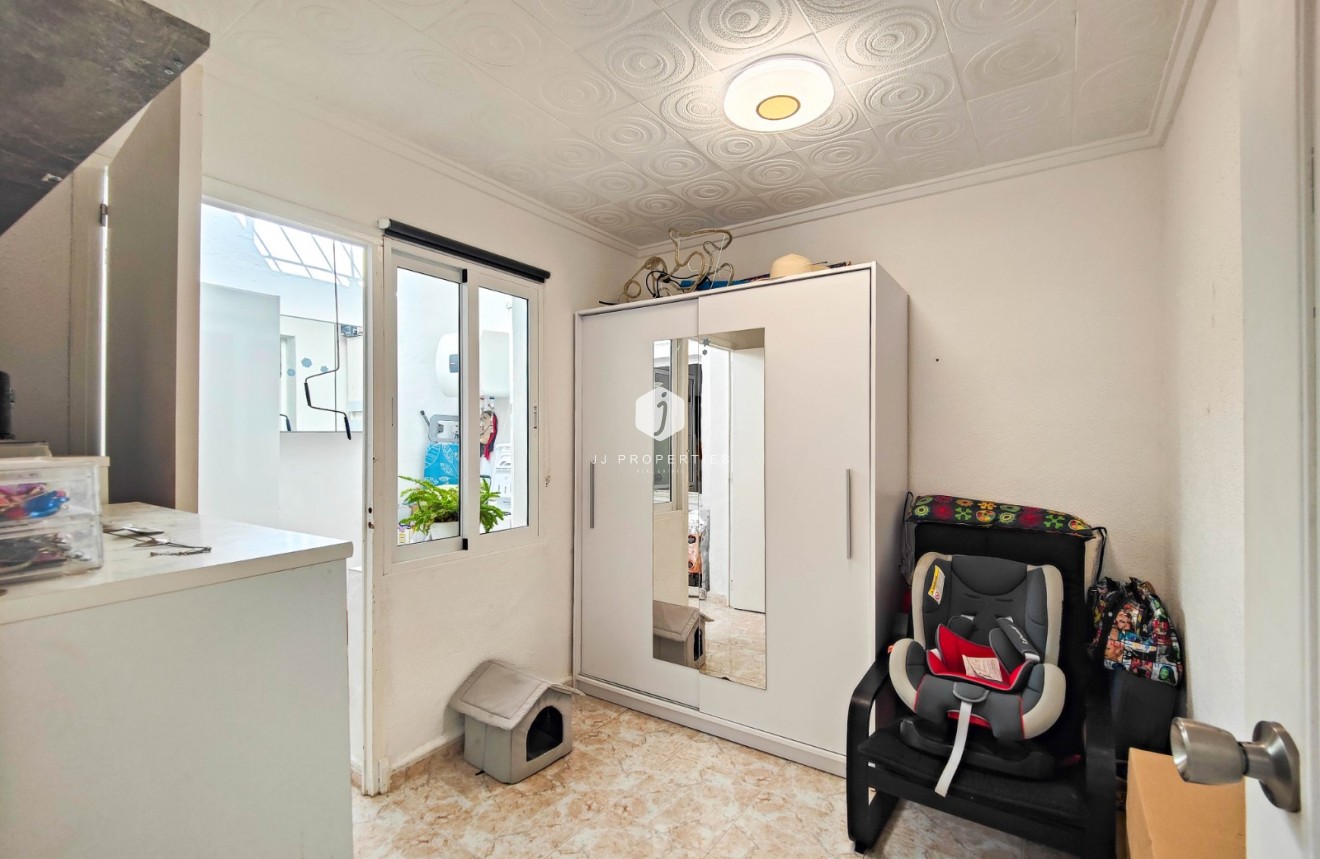 Resale - Chalet -
Torrevieja - Costa Blanca