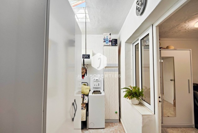Resale - Chalet -
Torrevieja - Costa Blanca