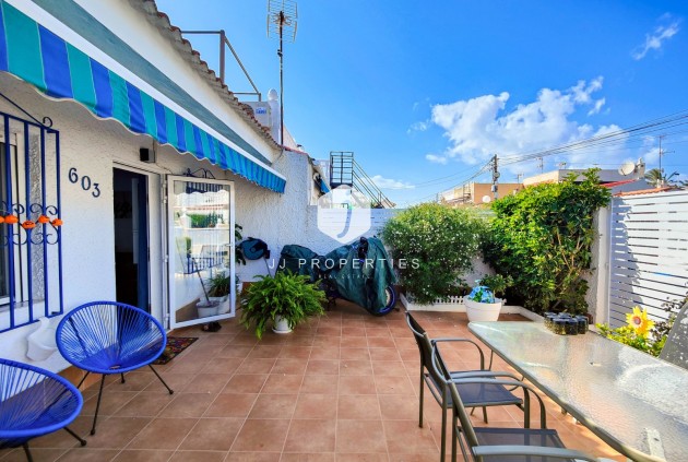 Resale - Chalet -
Torrevieja - Costa Blanca