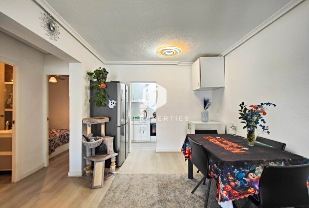 Resale - Chalet -
Torrevieja - Costa Blanca