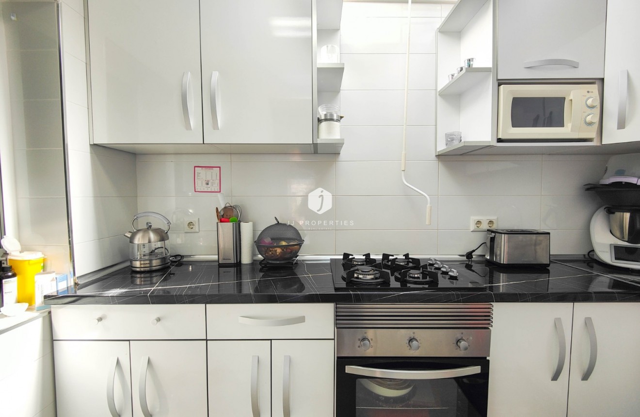 Resale - Chalet -
Torrevieja - Costa Blanca