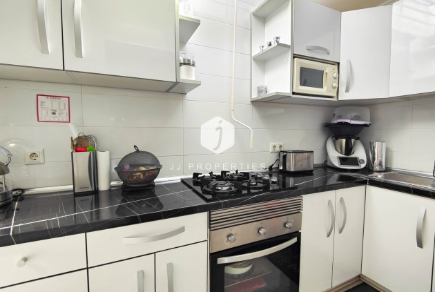 Resale - Chalet -
Torrevieja - Costa Blanca